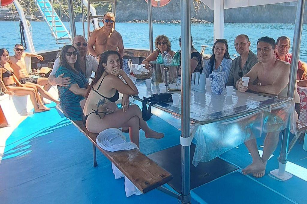 Day Cruise to Discover Ischia With Lunch