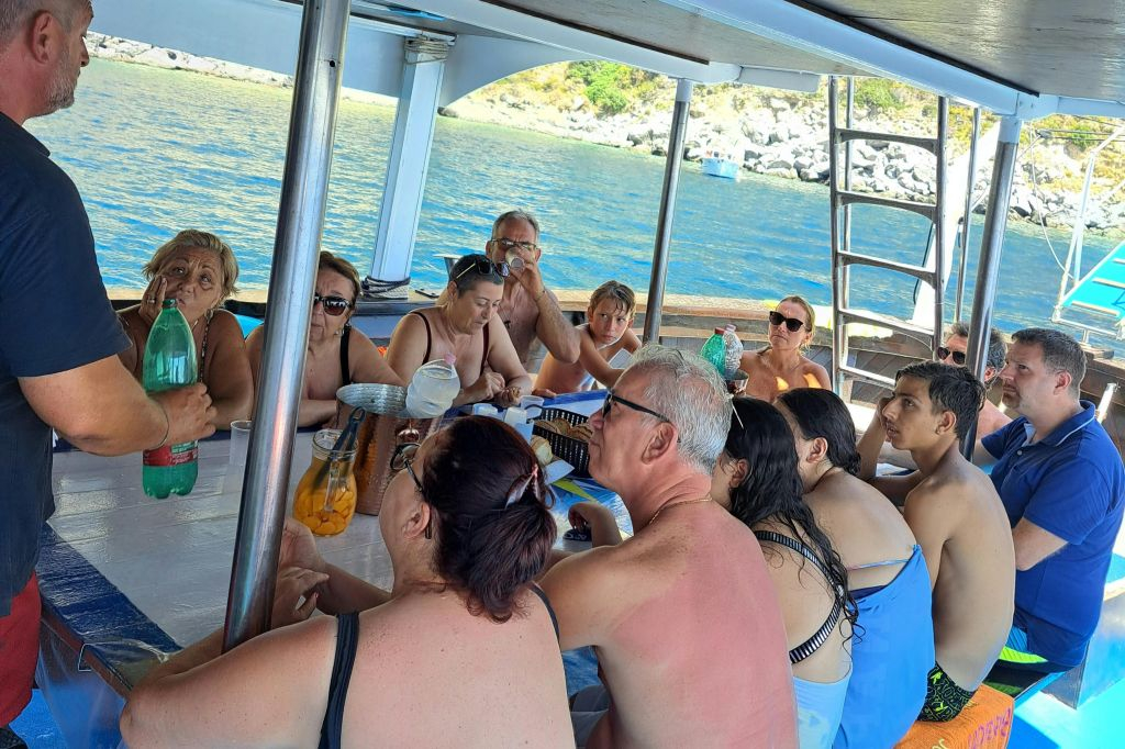 Day Cruise to Discover Ischia With Lunch