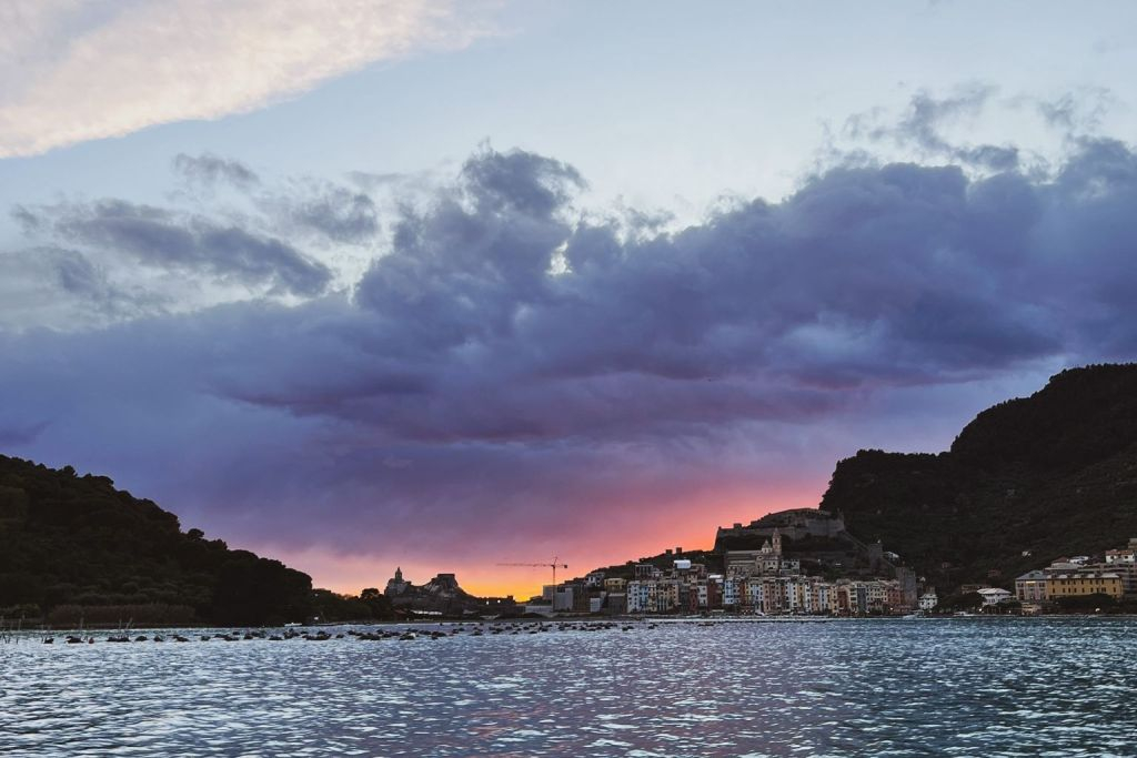 Cinque Terre: Passeio de barco ao pôr do sol para pequenos grupos