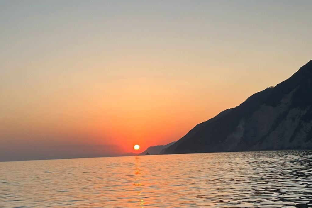 Cinque Terre: Passeio de barco ao pôr do sol para pequenos grupos