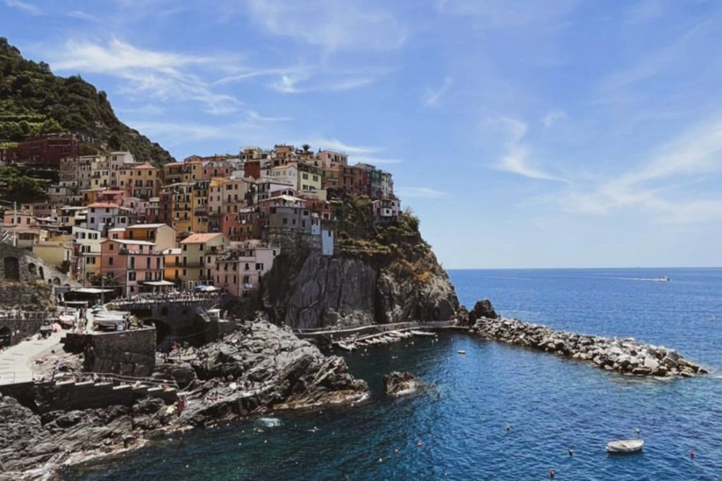 Cinque Terre: Small Group Boat Tour + Snorkeling Stop