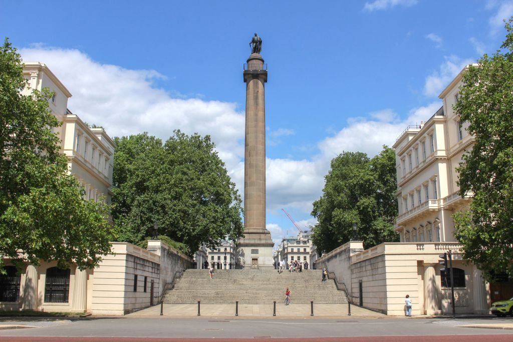 London: British Royalty Guided Walking Tour