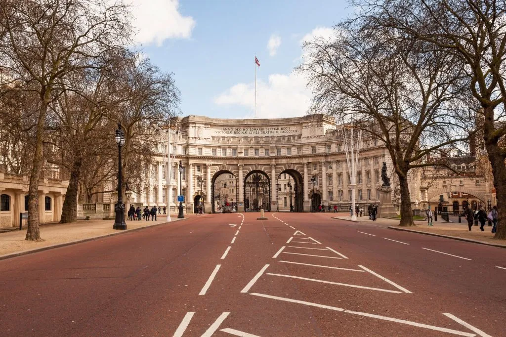 London: British Royalty Guided Walking Tour