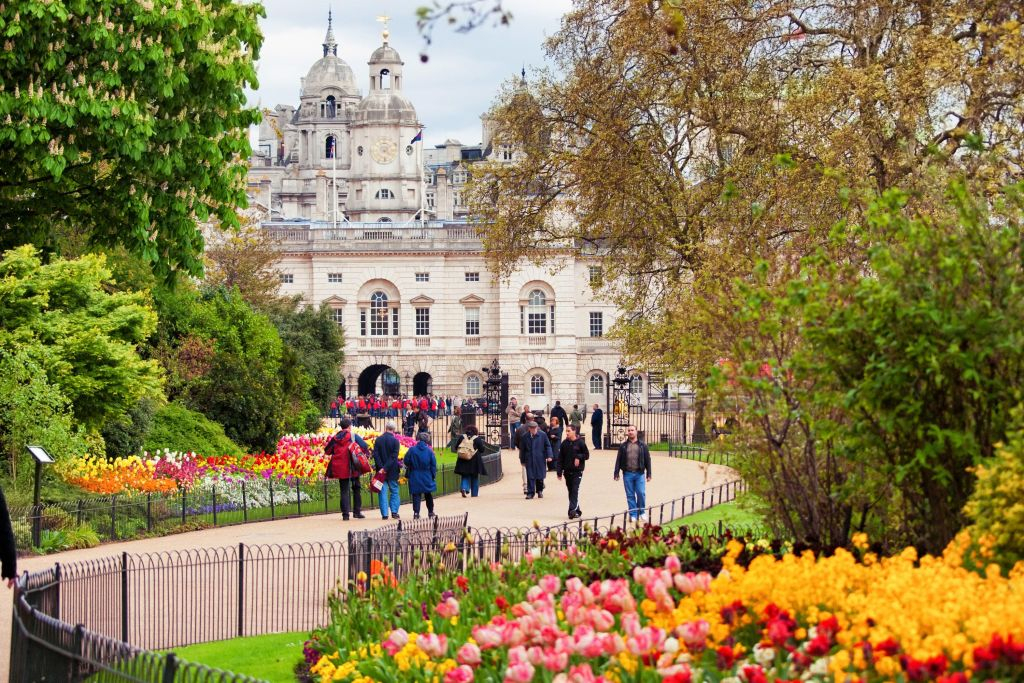 London: British Royalty Guided Walking Tour