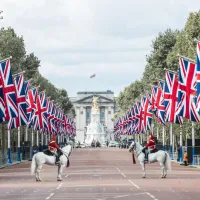 London: British Royalty Guided Walking Tour