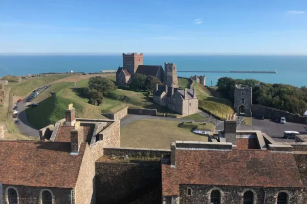 Canterbury, Dover Castle & the White Cliffs: Guided Tour from London