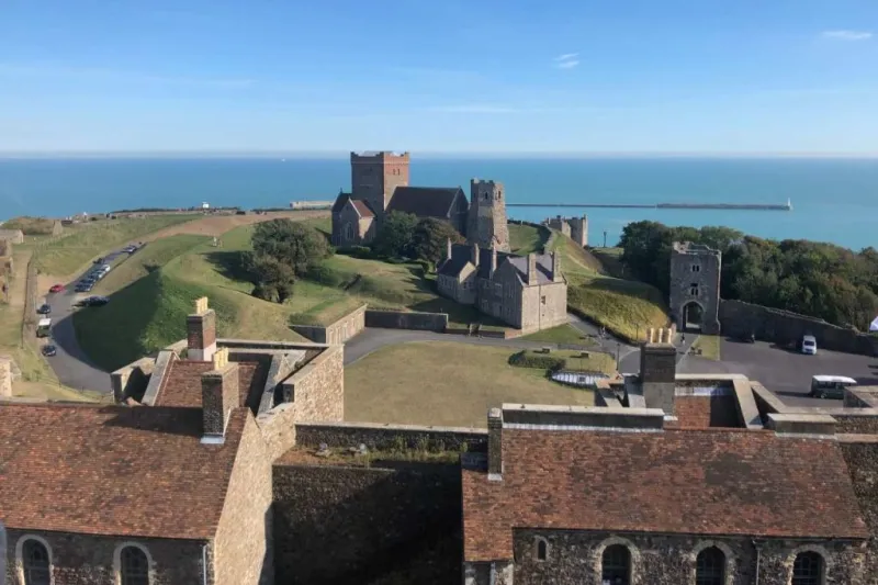 Canterbury, Dover Castle & the White Cliffs: Guided Tour from London