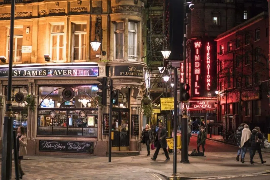 London: Central Food Tour with 10+ Tastings