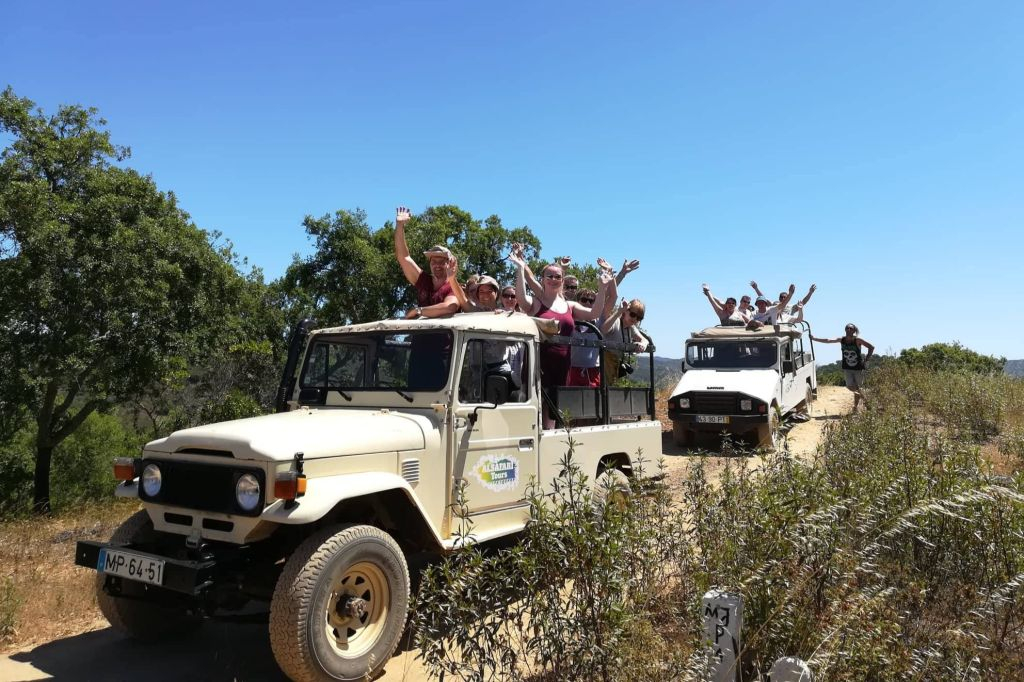 Algarve Sunset Jeep Tour with Tastings