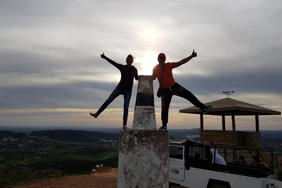 Algarve Sunset Jeep Tour with Tastings