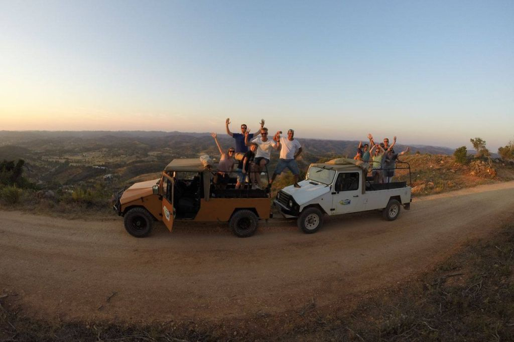 Algarve Sunset Jeep Tour with Tastings