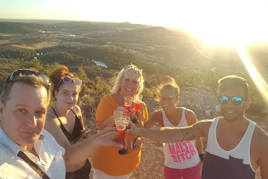 Algarve Sunset Jeep Tour with Tastings