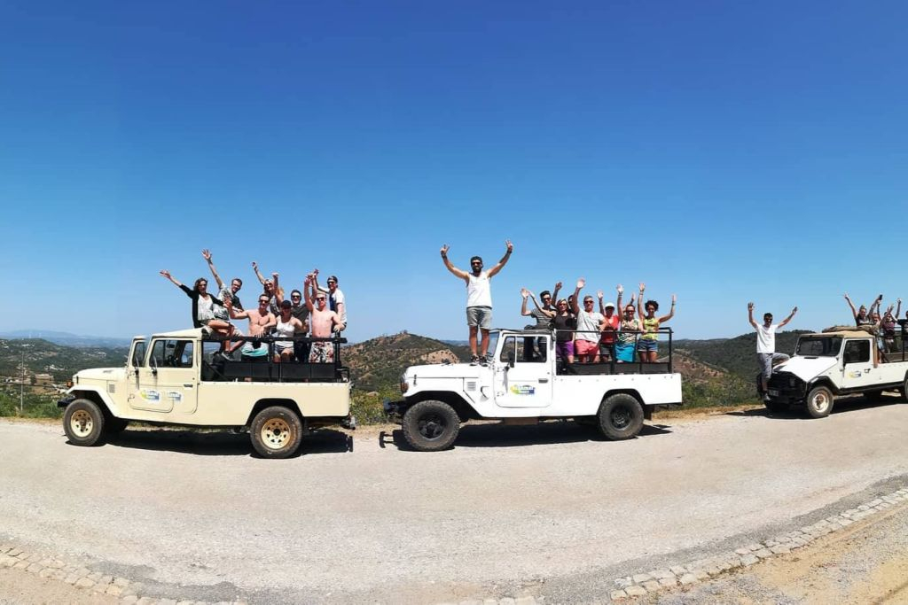 Algarve Sunset Jeep Tour with Tastings