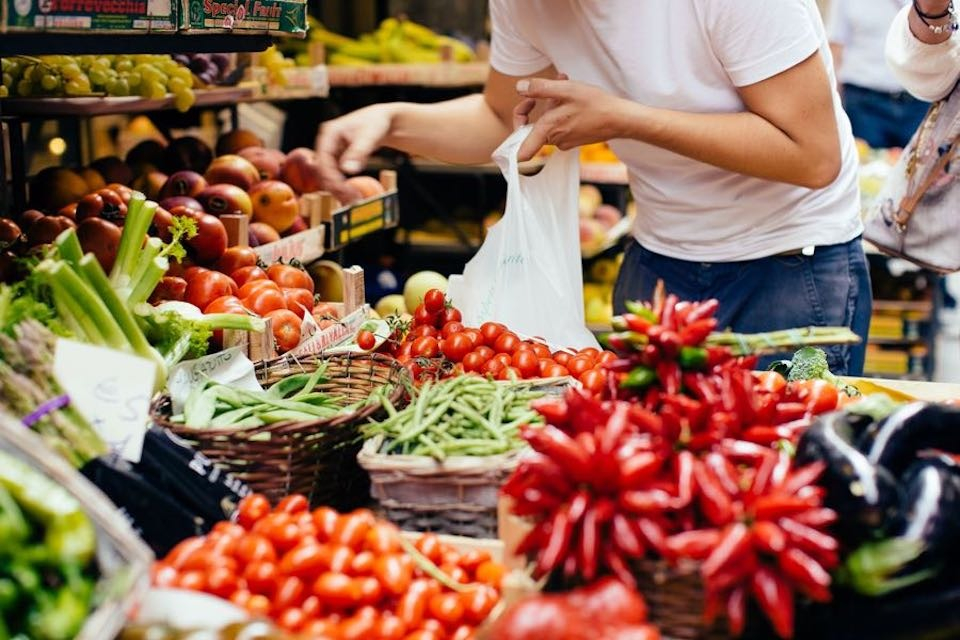 Florence: Cooking Class with Lunch at a Farmhouse + Local Market Tour