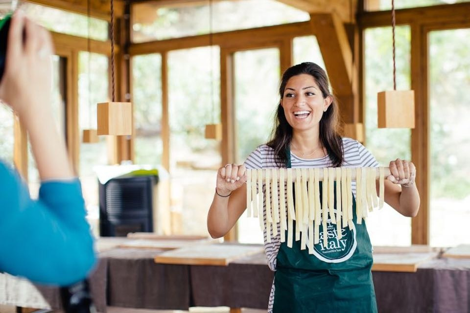 Florence: Cooking Class with Lunch at a Farmhouse + Local Market Tour