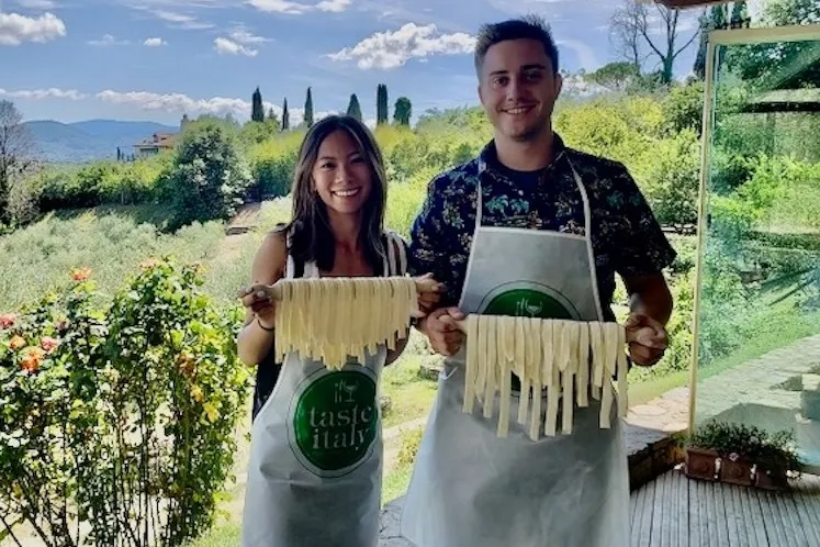Florence: Cooking Class with Lunch at a Farmhouse + Local Market Tour