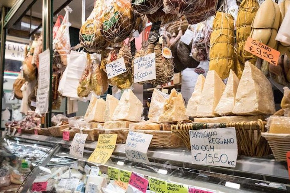 Florence: Cooking Class with Lunch at a Farmhouse + Local Market Tour