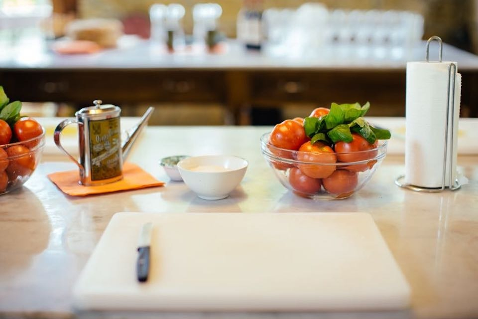 Florence: Cooking Class with Lunch at a Farmhouse + Local Market Tour