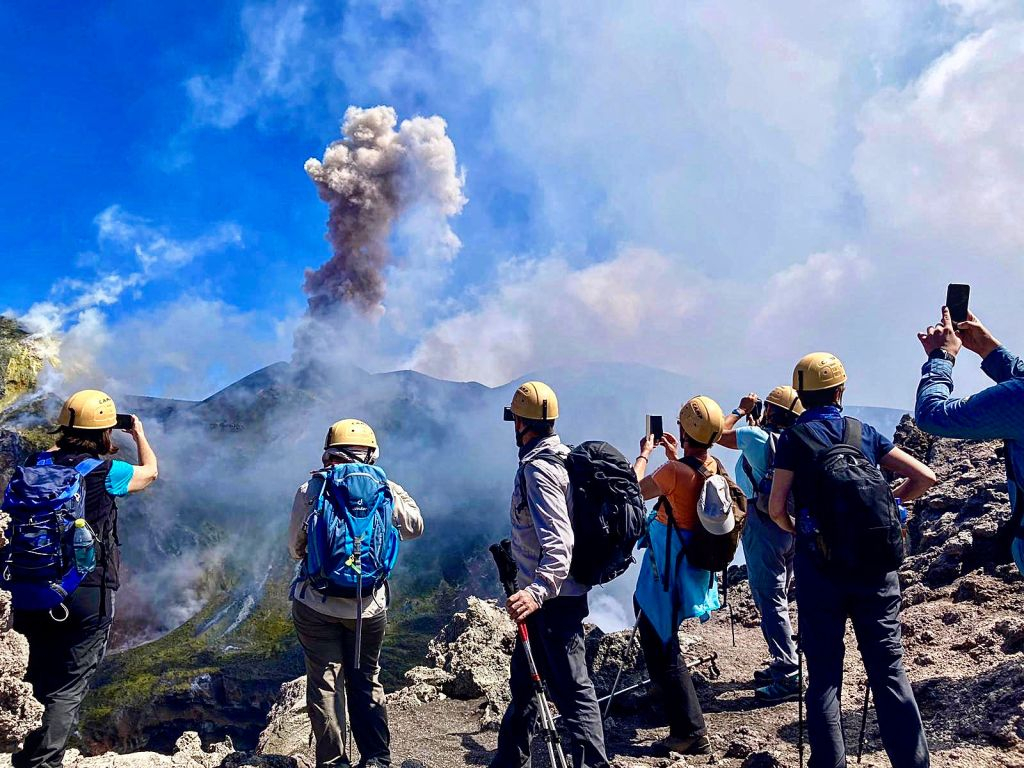 Etna: Excursión a los cráteres desde el Etna Sud