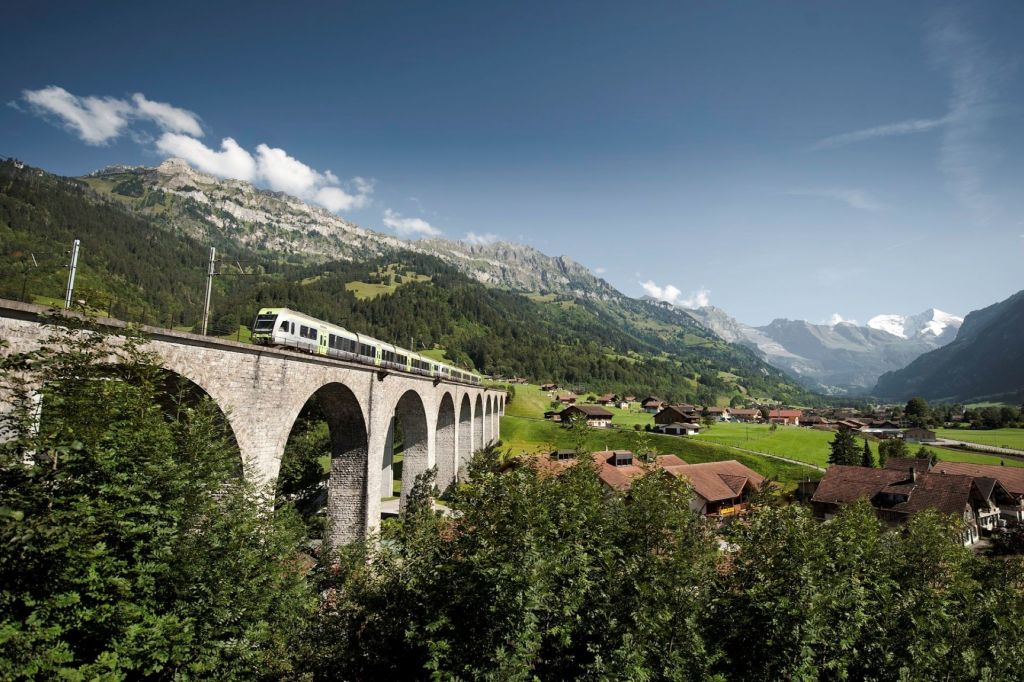 Interlaken e il Treno Verde delle Alpi svizzere: Gita di un giorno da Milano