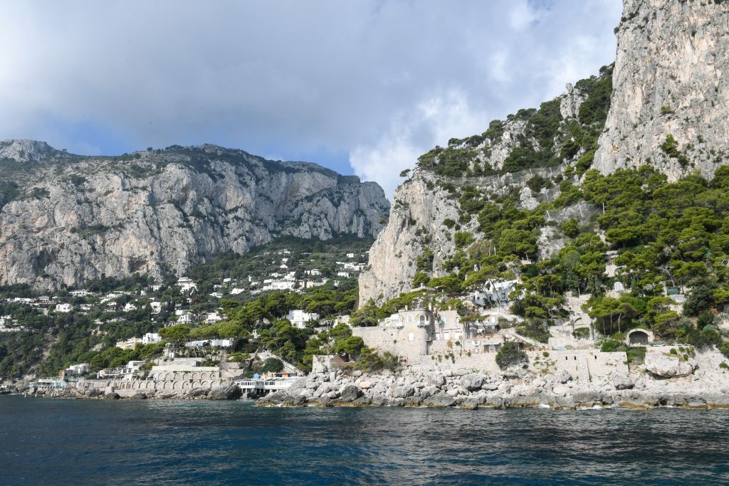 Capri: Island Boat Tour + Roundtrip from Sorrento