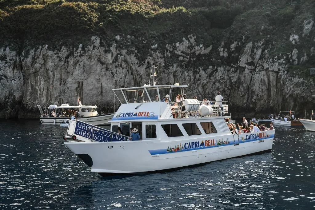 Capri: Island Boat Tour + Roundtrip from Sorrento