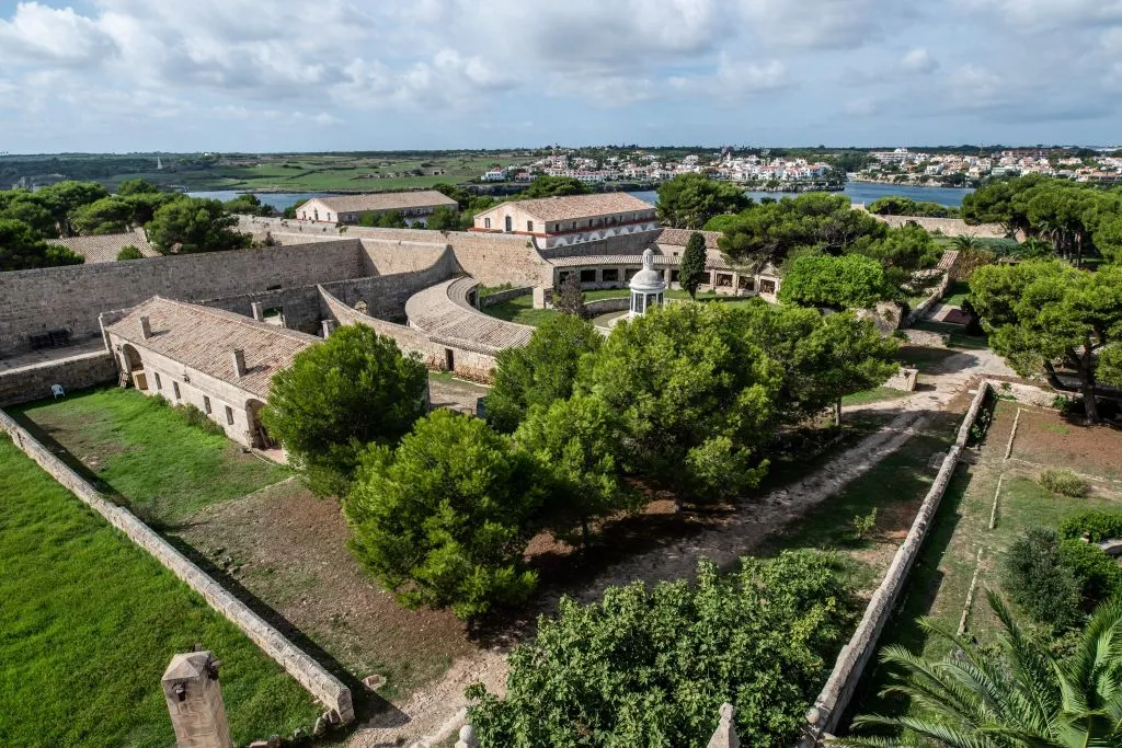 Menorca: Excursión Guiada por la Isla del Lazareto