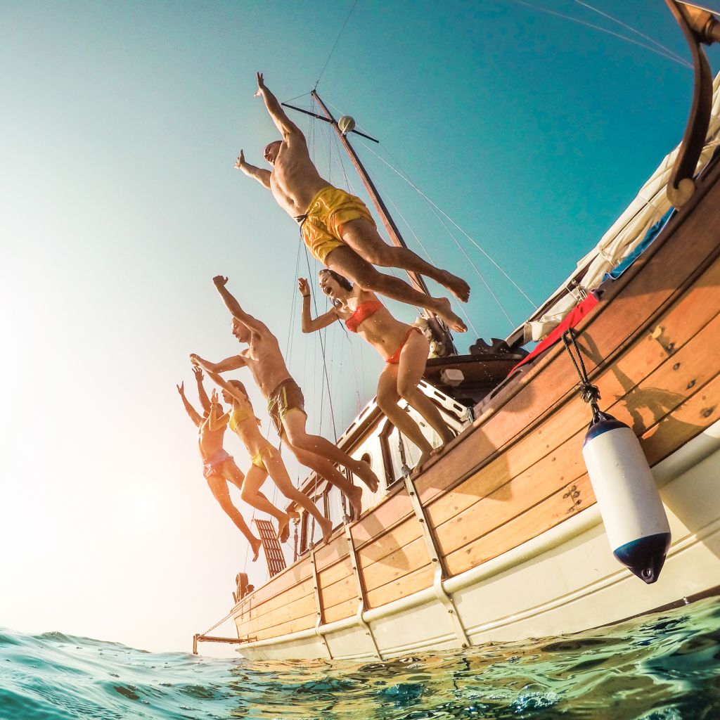 Half-Day Boat & Snorkeling Tour from Amalfi to Positano