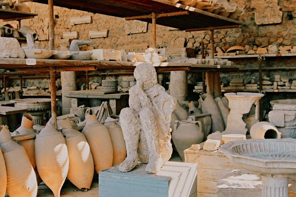 Pompeii: Roundtrip Shuttle Bus Transfer From Naples