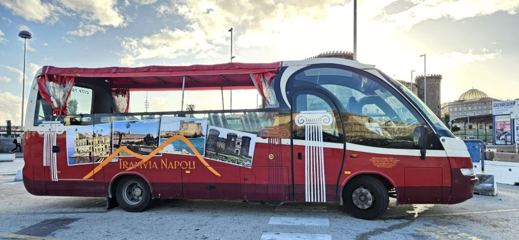 Beducci Bus Naples: Hop-on Hop-off City Tour
