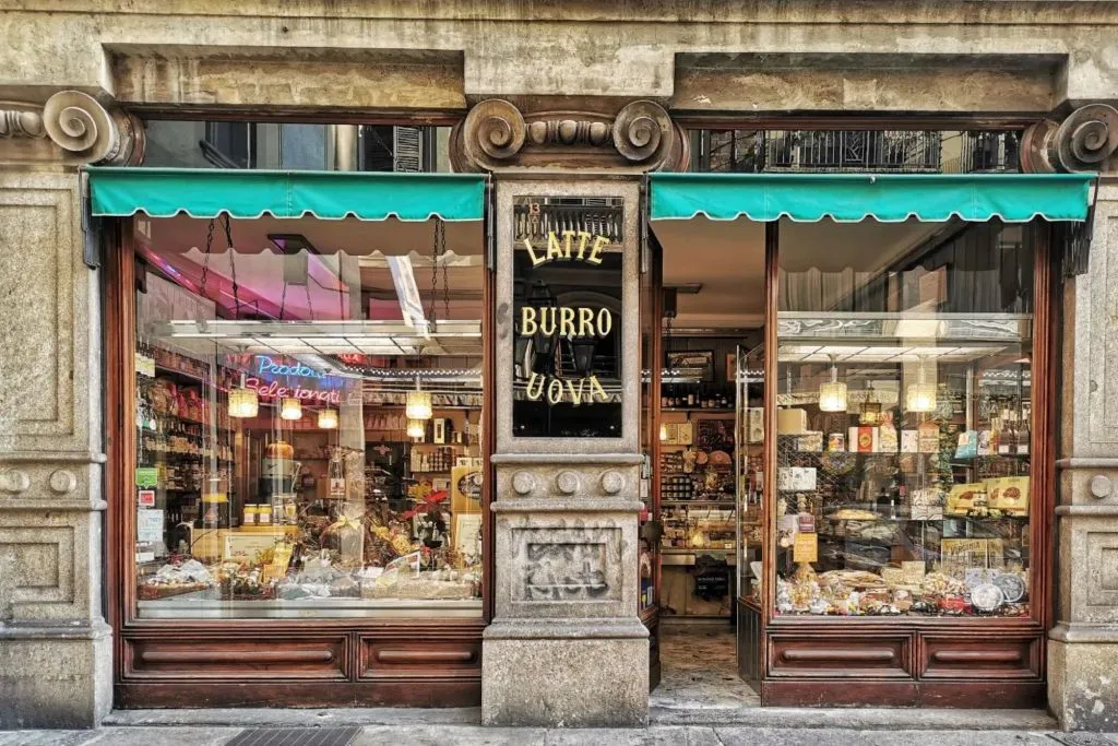 Torino: Tour gastronomico guidato con degustazione di cioccolato e vino