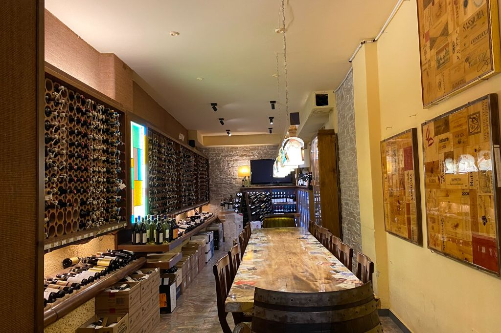 Florence: Wine Tasting + Lunch in the Historical Center