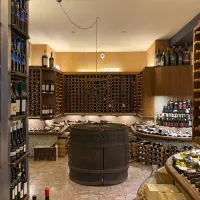 Florence: Wine Tasting + Lunch in the Historical Center