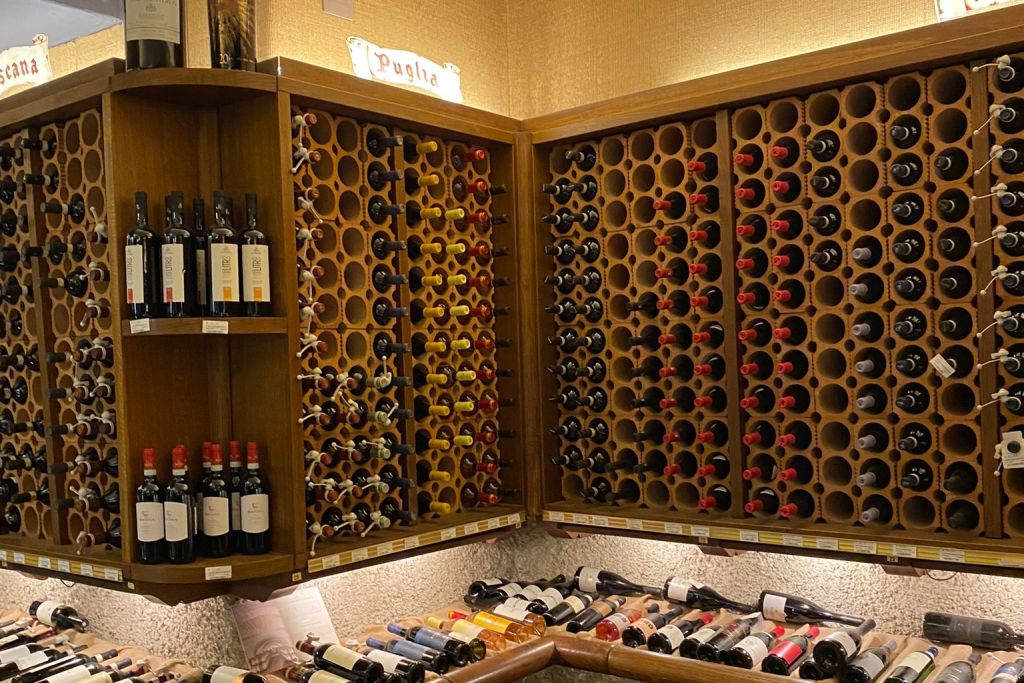 Florence: Wine Tasting + Lunch in the Historical Center