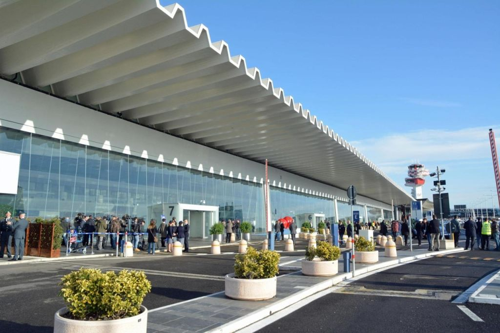 Civitavecchia: Bus Transfer from Port to Fiumicino Airport
