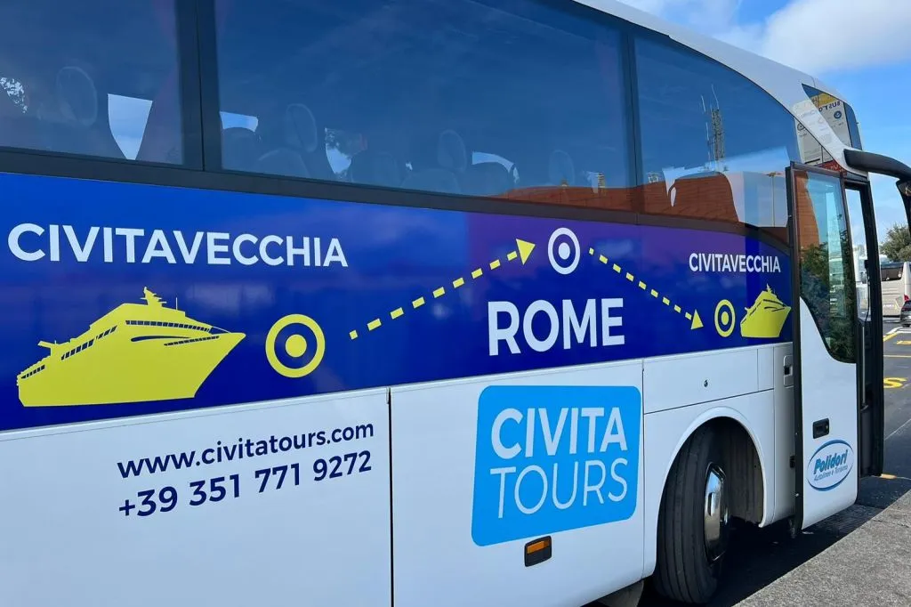 Civitavecchia: Trasferimento in autobus dal porto all'aeroporto di Fiumicino