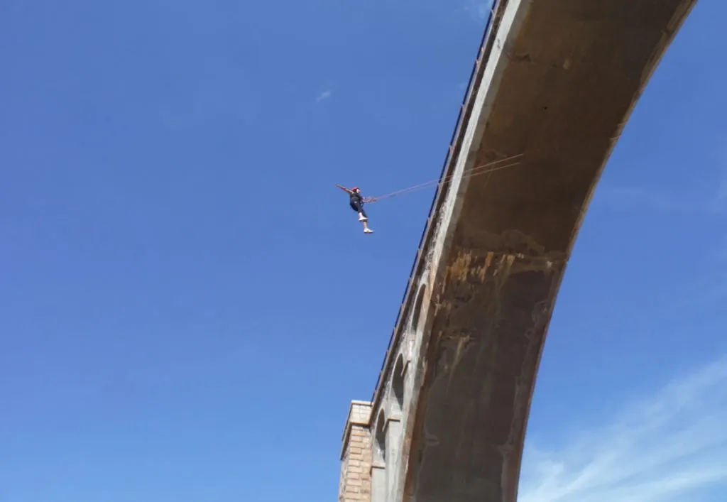 Actividades de Aventura en Teruel - Puenting en Alfambra