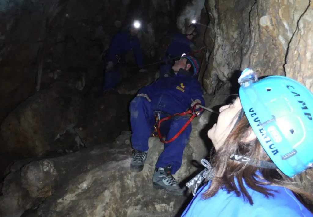 Actividades de Aventura en Teruel - Espeleología Ejulve