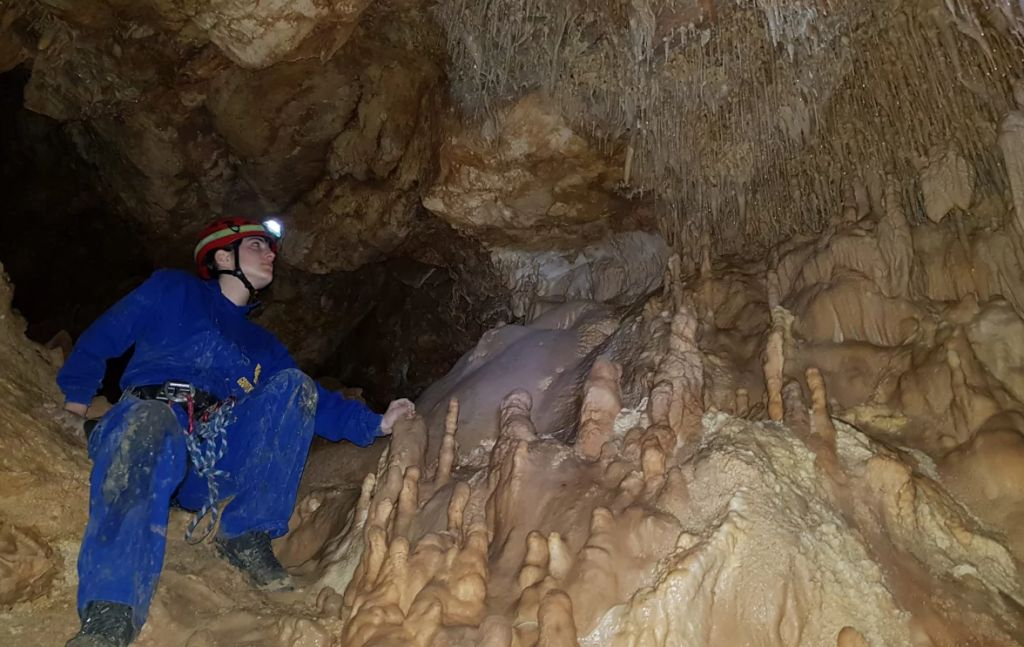 Actividades de Aventura en Teruel - Espeleología Ejulve