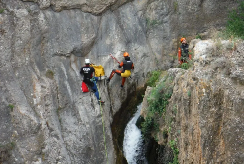 Actividades de Aventura en Teruel - Barranco acuático en Utrillas