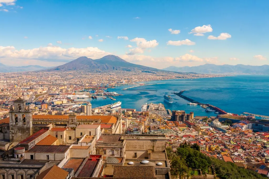 Pompeii and Naples: Day Tour from Rome