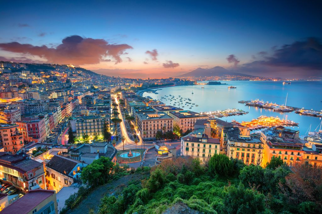 Pompeii and Naples: Day Tour from Rome