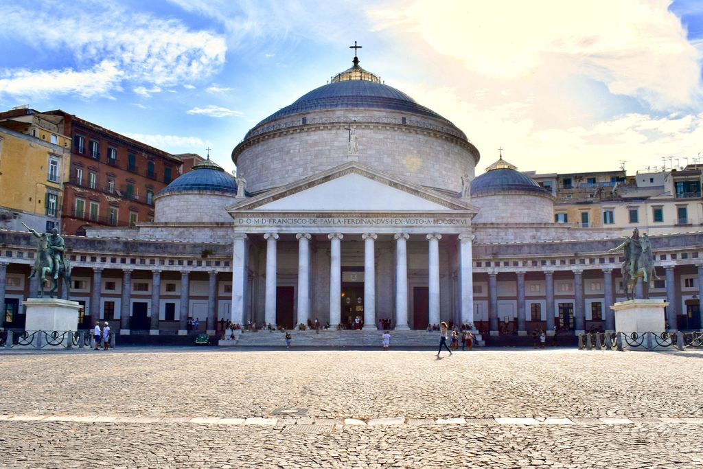 Pompeii and Naples: Day Tour from Rome