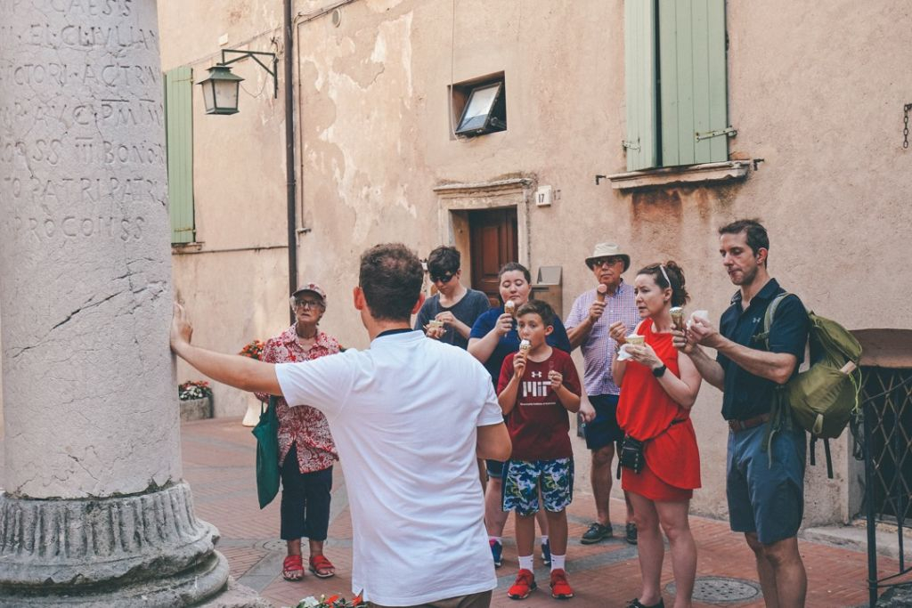Sirmione: Tour in barca e Grotte di Catullo