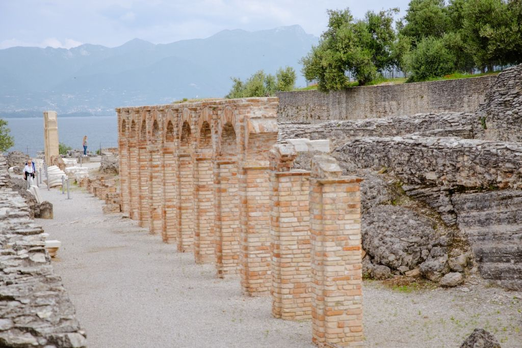 Sirmione: Tour in barca e Grotte di Catullo
