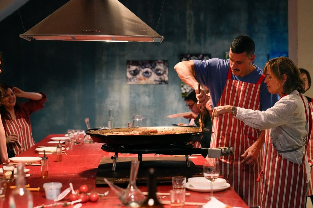 Barcelona: Paella Cooking Class