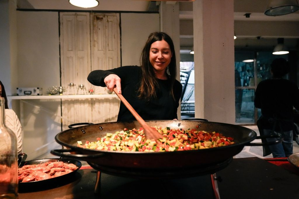 Barcelona: Paella Cooking Class