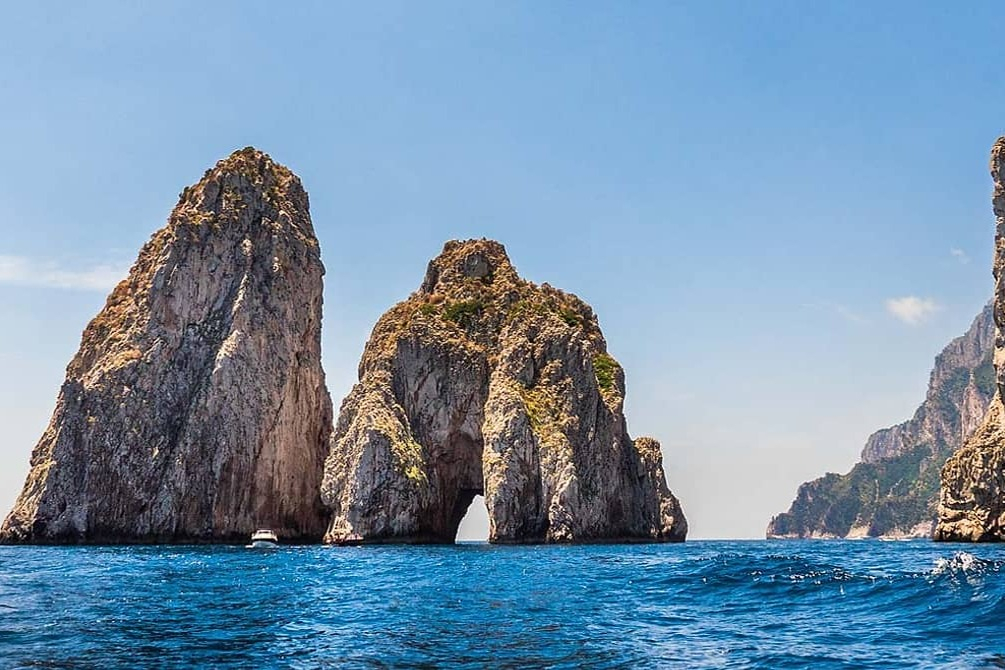 Capri: passeio de barco e parada para nadar + ida e volta de Nápoles