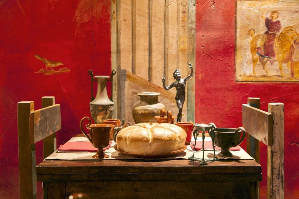 Pompeii: Guided Tour + Tasting & Lunch + Roundtrip from Naples