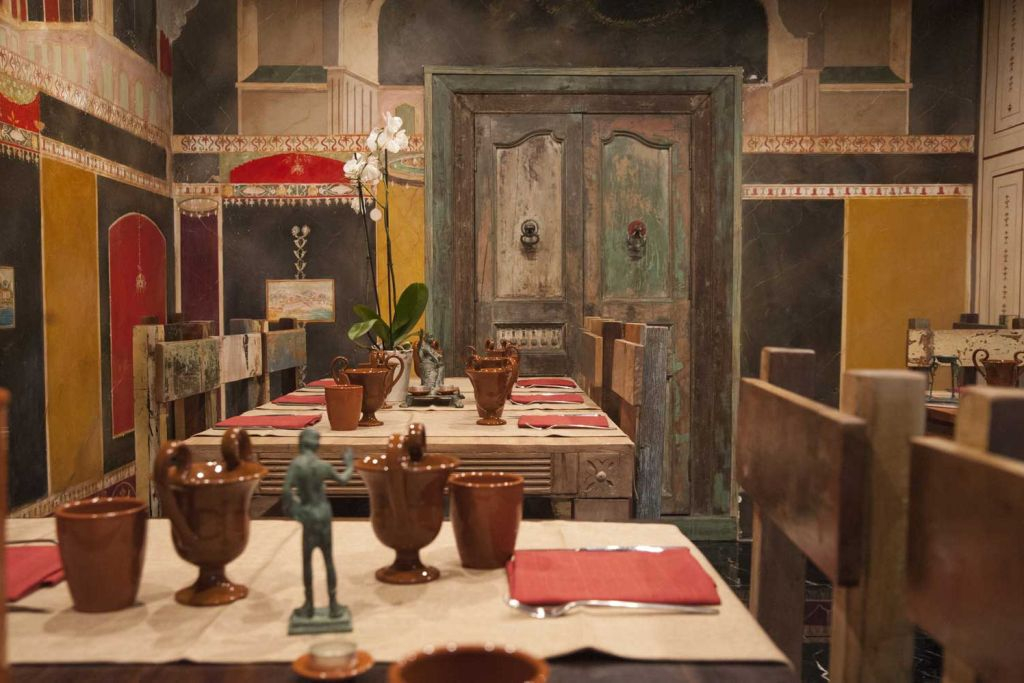 Pompeii: Guided Tour + Tasting & Lunch + Roundtrip from Naples